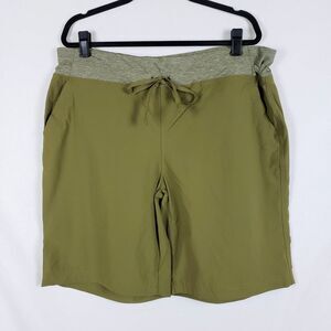 Duluth Womens 18 Armachillo Cooling 10" Shorts Green 4-Way Stretch UPF Outdoors